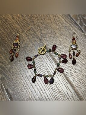Gold-Tone Purple Gem Teardrop Bracelet and cha cha Earring Set